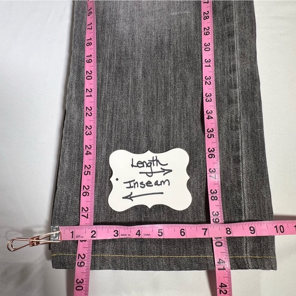 Ed Hardy Straight Leg Y2K Distressed Destroyed Embroidered Denim Jeans Size 36 - Picture 15 of 15